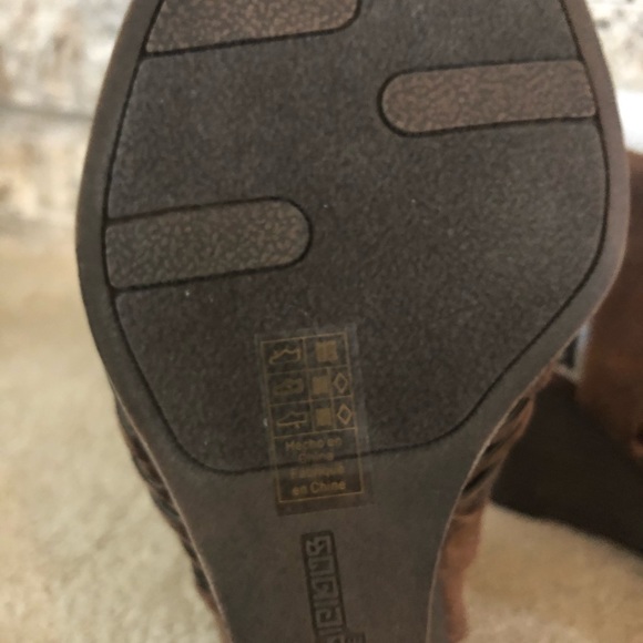 Size 5.5 Fergalicious heels - Picture 7 of 7